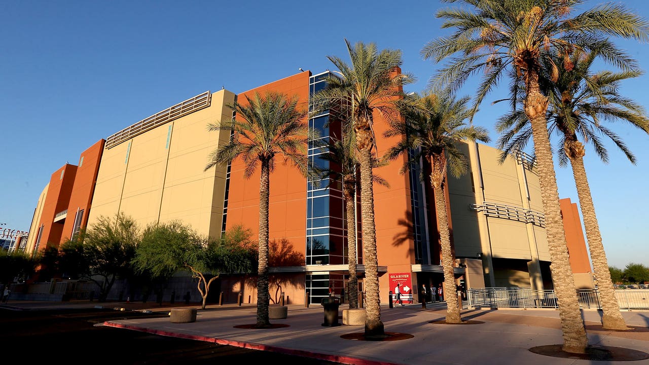 Judge grants restraining order in Coyotes lease dispute with Glendale